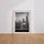 Poster Ballerine New York - Grâce suspendue au-dessus des gratte-ciel — Vierge - living-room — passe-partout blanc