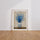 Poster Bouquet de fleurs bleues - Un souffle d'air léger sur vos murs — Vierge - living-room — passe-partout blanc