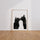 Poster Chats noirs - Un tendre face-à-face suspendu dans le silence — Vierge - living-room — passe-partout blanc