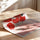 Poster Coquelicots rouges - Énergie graphique et rayures poudrées — Vierge - poster-enroullé — passe-partout blanc