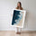 Poster Écume marine - Souffle du grand large et sable doré — Vierge - poster-femme-debout — passe-partout blanc