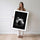 Poster Cygne - Grâce épurée en noir et blanc — Vierge - poster-femme-debout — passe-partout blanc