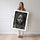 Poster Enfant du Monde - Regard d'une petite fille d'Éthiopie — Vierge - poster-femme-debout — passe-partout blanc