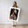 Poster Femme Kayan - Fierté ethnique en street art doré et urbain — Vierge - poster-femme-debout — passe-partout blanc
