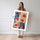 Poster Fleurs abstraites - Duo bleu et orange plein d'énergie — Vierge - poster-femme-debout — passe-partout blanc