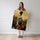 Poster Geisha - Portrait tout en douceur aux tons bruns chaleureux — Vierge - poster-femme-debout