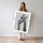 Poster Girafes - Douce étreinte entre une mère et son petit — Vierge - poster-femme-debout — passe-partout blanc