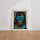 Poster Gorille street art - Regard urbain et dents en or — Vierge - living-room — passe-partout blanc