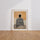 Poster Homme africain - Boubou rayé et fierté tranquille — Vierge - living-room — passe-partout blanc
