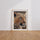Poster Léopard pointilliste - La savane en mille touches dorées — Vierge - living-room — passe-partout blanc