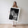 Poster Lion et Lionne - Étreinte complice en noir et blanc — Vierge - poster-femme-debout — passe-partout blanc