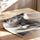 Poster Lionne couronnée - Allure royale en nuances de gris — Vierge - poster-enroullé — passe-partout blanc