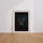 Poster Loup noir - Regard sauvage et force tranquille — Vierge - living-room — passe-partout blanc