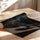 Poster Loup noir - Regard sauvage et force tranquille — Vierge - poster-enroullé