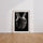 Poster Mains enlacées - Étreinte monochrome pleine de tendresse — Vierge - living-room — passe-partout blanc