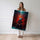 Poster Samouraï - Silhouette silencieuse dans l'ombre rouge — Vierge - poster-femme-debout