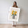 Poster Tournesols éclatants - Vase rayé et lumière d'été — Vierge - poster-femme-debout — passe-partout blanc