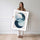 Poster Étreinte aquatique - Cercles bleus et douceur apaisante — Vierge - poster-femme-debout — passe-partout blanc