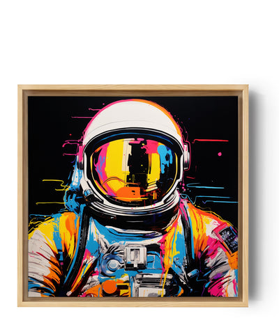 De afbeelding toont een kleurrijke astronaut, bespat met levendige inkt, met een helm die een stadslandschap weerspiegelt, op een zwarte achtergrond