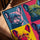 Tableau bouledogue français pop art pour salon cadre chêne doré
