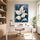 Tableau fleurs blanches ivoire fond bleu pétrole décoration murale salon chambre élégant