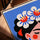 Tableau Frida Kahlo stylisé bleu fleurs blanches pop art décoration salon moderne cadre chêne doré