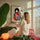 Tableau japonais aquarelle fillette kimono rouge fleurs bleues décoration murale salon coloré