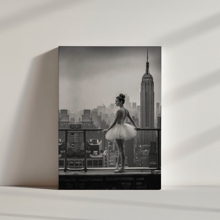 Photo noir et blanc, danseuse, gratte-ciel.