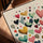 Tableau ballons cœur multicolores pour salon scandinave