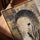 Silhouette africaine sous arche dorée toile pour bureau minimaliste