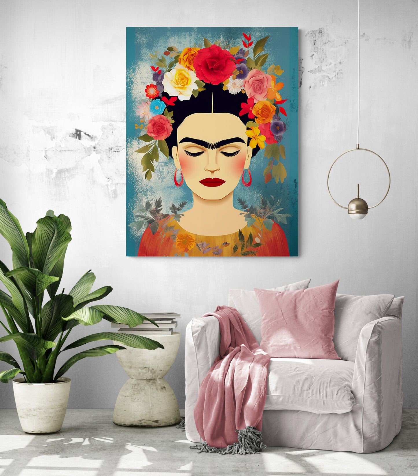 Art mural Frida Kahlo éclairant un salon blanc épuré