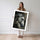 Poster & affiche cheval blanc portrait texturé tons gris beige accroché dans intérieur contemporain élégant — passe-partout blanc