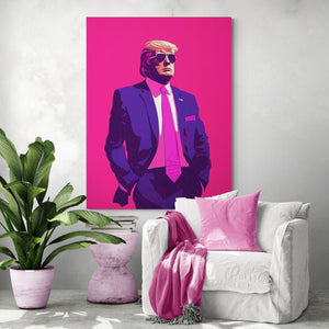 Tableau pop de Donald Trump, ajoutant une touche d'audace à un coin lecture d'un salon avec un fauteuil blanc