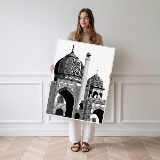 Poster Architecture islamique - Coupoles et arabesques en noir et blanc — Vierge - poster-femme-debout