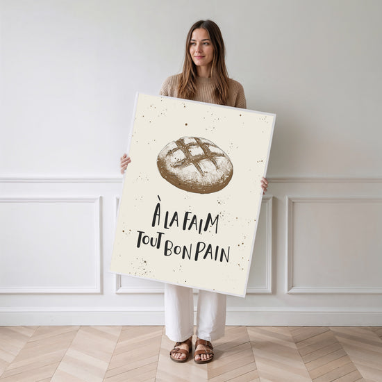 Poster Baguette rustique - Le bon pain à la française — Vierge - poster-femme-debout