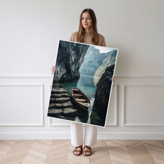 Poster Barque au repos - Douce évasion au bord de l'eau — Vierge - poster-femme-debout