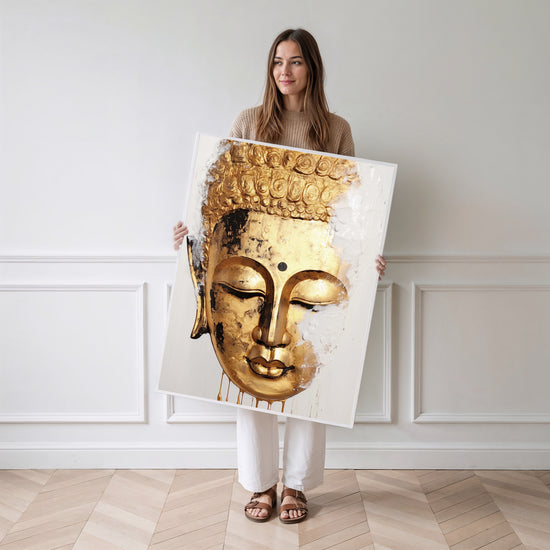 Poster Bouddha doré - Visage serein de l'éveil — Vierge - poster-femme-debout