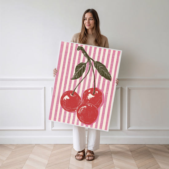 Poster Cerises rouges - Éclat gourmand et esprit rétro — Vierge - poster-femme-debout