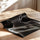 Poster Chats mystiques - Deux regards noirs qui se défient — Vierge - poster-enroullé