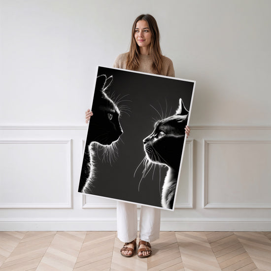 Poster Chats mystiques - Deux regards noirs qui se défient — Vierge - poster-femme-debout