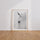 Poster Cheval blanc - Douceur et grâce d'un portrait apaisant — Vierge - living-room — passe-partout blanc