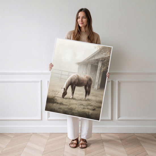 Poster Cheval brun - Douceur d'un matin à la campagne — Vierge - poster-femme-debout