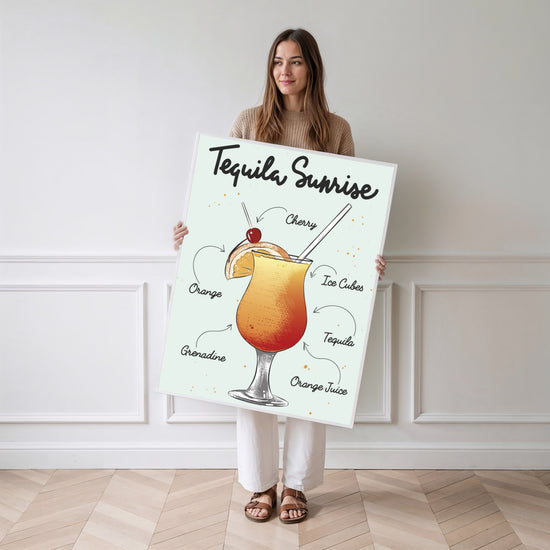 Poster Cocktail Tequila Sunrise - Dégradé solaire et esprit vacances — Vierge - poster-femme-debout