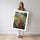 Poster Coquelicots et fleurs sauvages - Un champ rouge baigné de lumière — Vierge - poster-femme-debout — passe-partout blanc