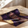 Poster Déesse noire et or - Beauté envoûtante aux reflets précieux — Vierge - poster-enroullé