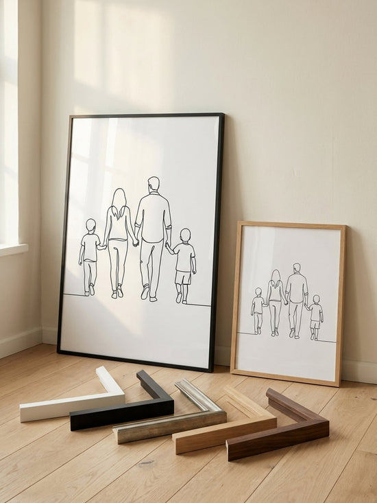 Formats 30x40 et 60x80 cm du poster famille personnalisé et cinq finitions de cadre : blanc, noir mat, argent ancien, chêne clair et noyer