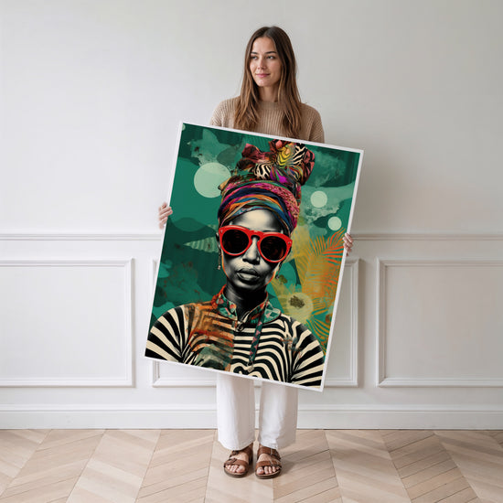 Poster Femme africaine pop art - Regard vibrant aux lunettes rouges — Vierge - poster-femme-debout