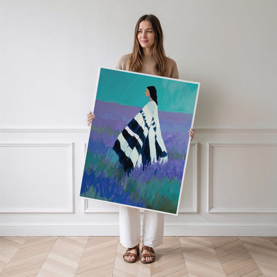 Poster Femme ethnique - Silhouette sereine dans les champs de lavande — Vierge - poster-femme-debout