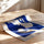 Poster Femme à la sphère - Silhouette bleu Matisse pleine de douceur — Vierge - poster-enroullé — passe-partout blanc