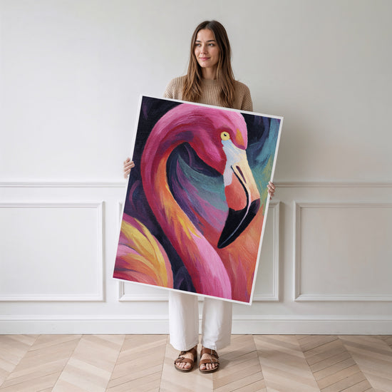 Poster Flamant rose - Élégance fuchsia et lumière d'été — Vierge - poster-femme-debout